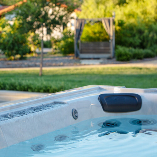 Jacuzzi® J‑500 Spa Pillow, Black (2015–Present) – Ergonomic Snap‑In Headrest – part #2472‑005